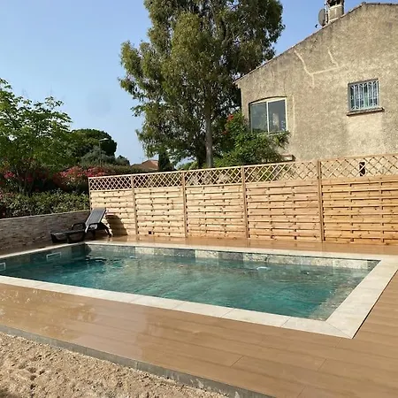 4 Pieces Avec Piscine * Saint-Bres (Herault)