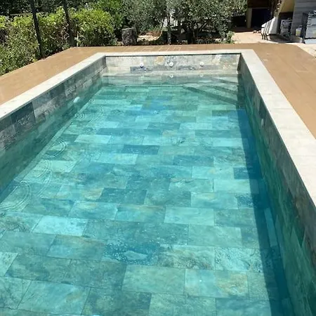 Apartamento 4 Pieces Avec Piscine Saint-Bres (Herault)