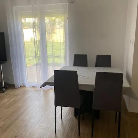 4 Pieces Avec Piscine *