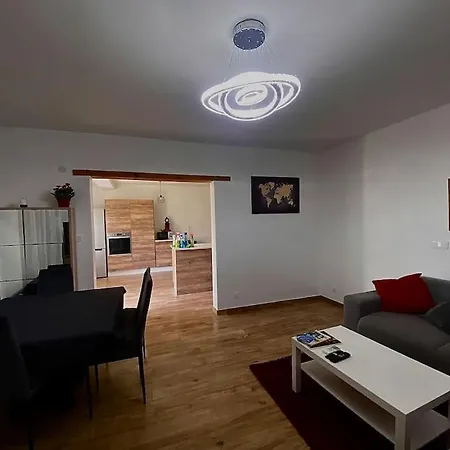 4 Pieces Avec Piscine * Saint-Bres (Herault)